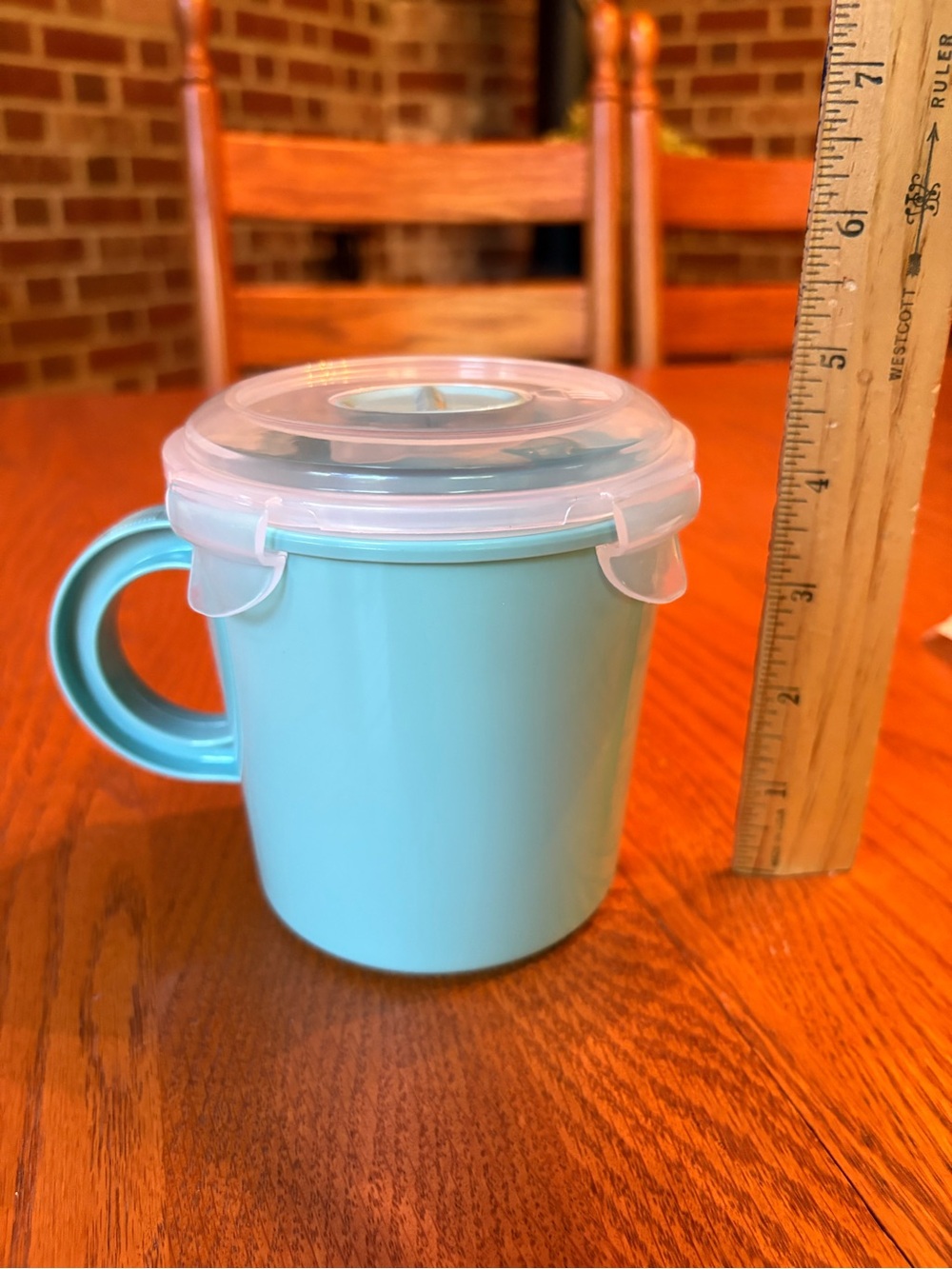 Light Green Spill‑Resistant Soup Mug with Secure Lid and Steam Vent